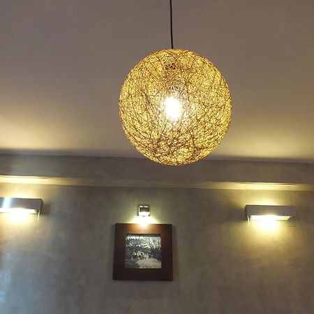 Hotel Topaz Kandy Esterno foto