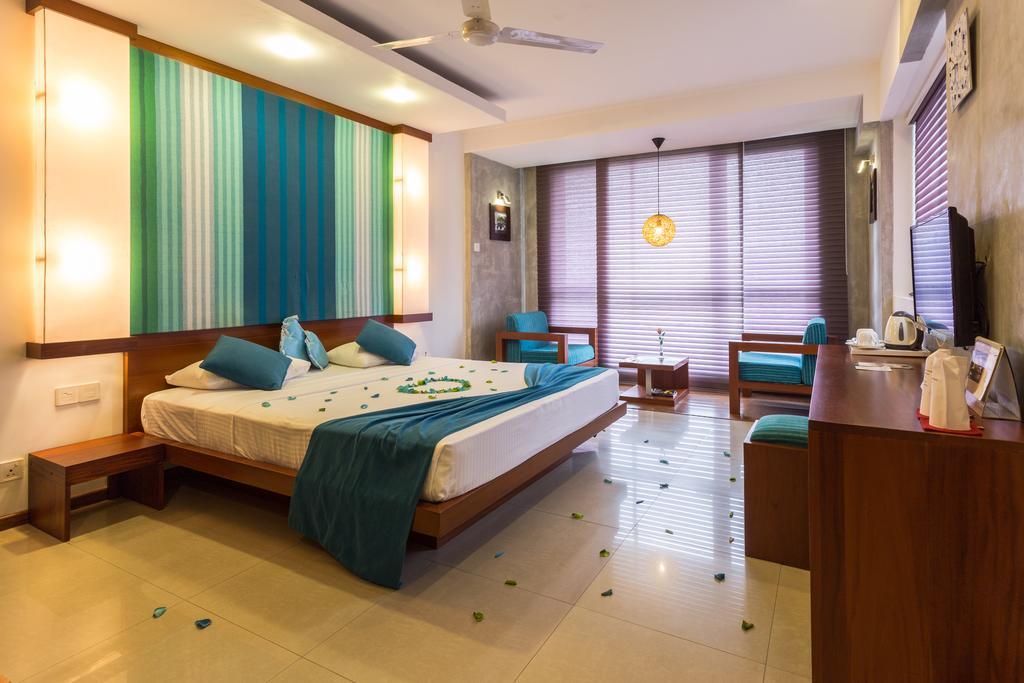 Hotel Topaz Kandy Esterno foto
