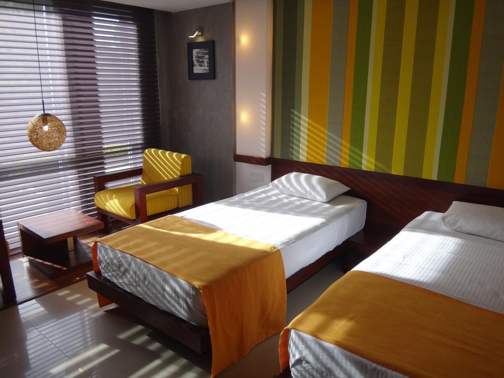 Hotel Topaz Kandy Esterno foto