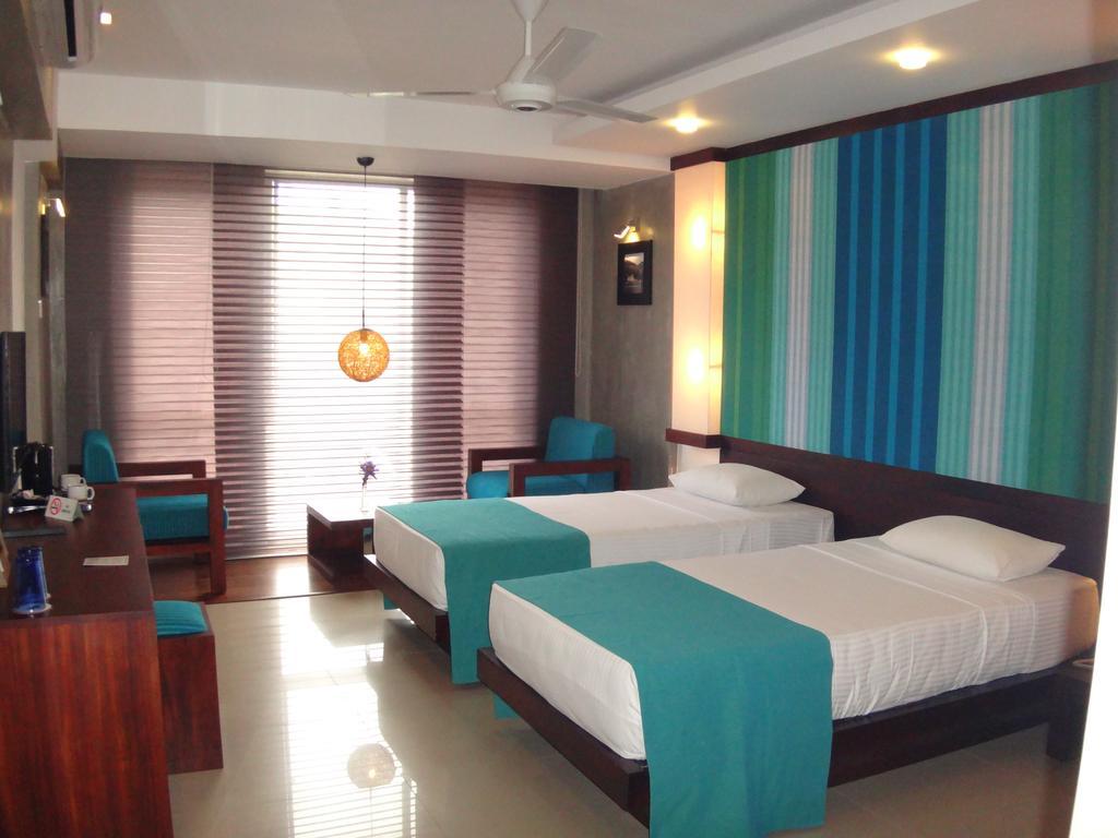 Hotel Topaz Kandy Esterno foto