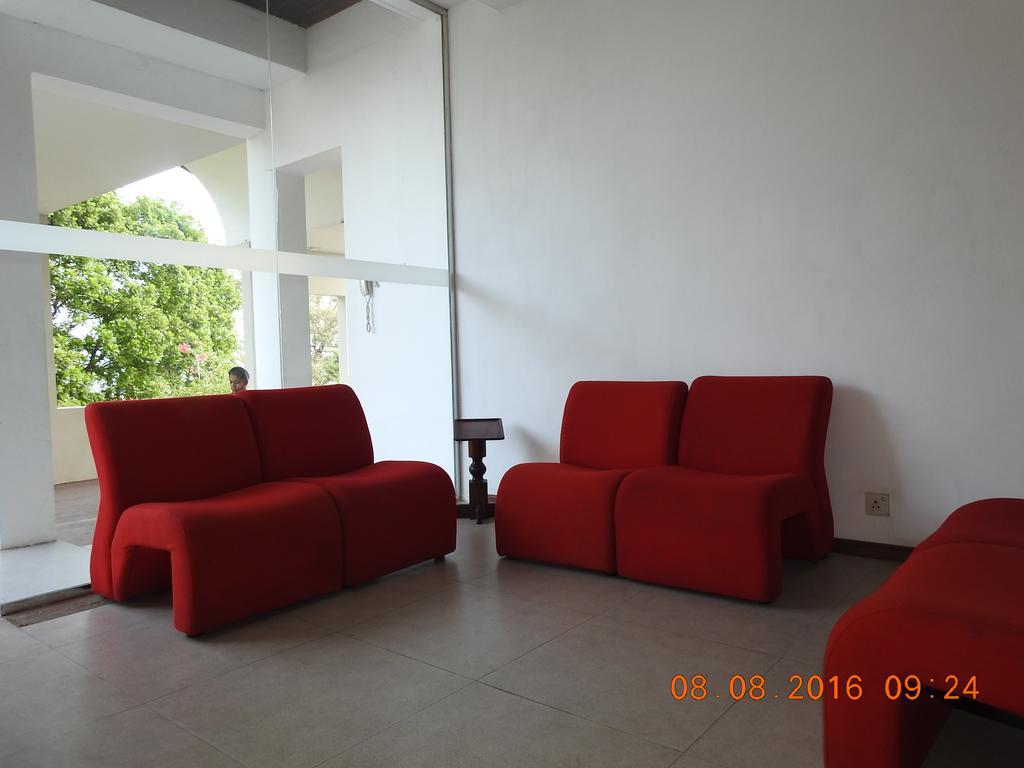 Hotel Topaz Kandy Esterno foto