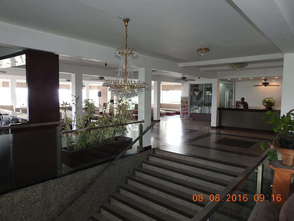 Hotel Topaz Kandy Esterno foto