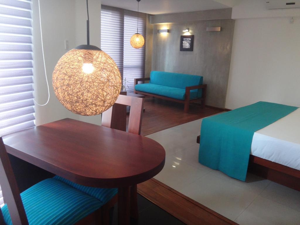 Hotel Topaz Kandy Esterno foto