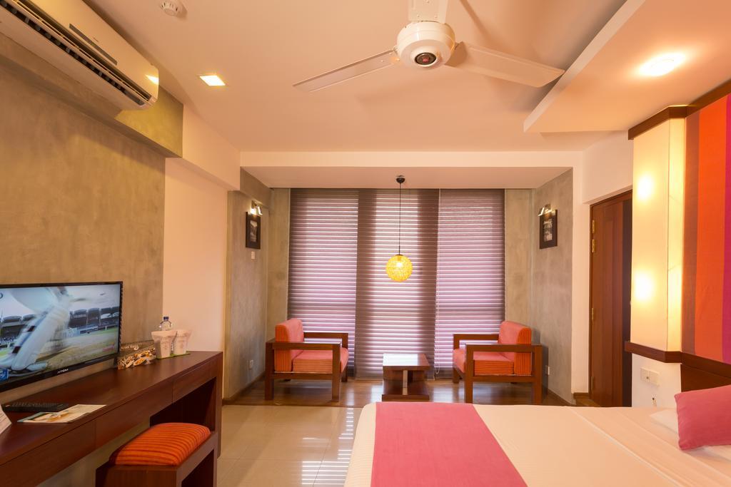 Hotel Topaz Kandy Esterno foto