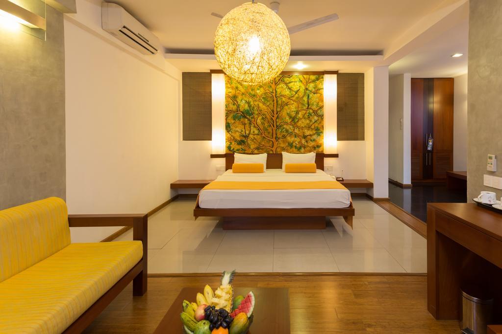 Hotel Topaz Kandy Esterno foto