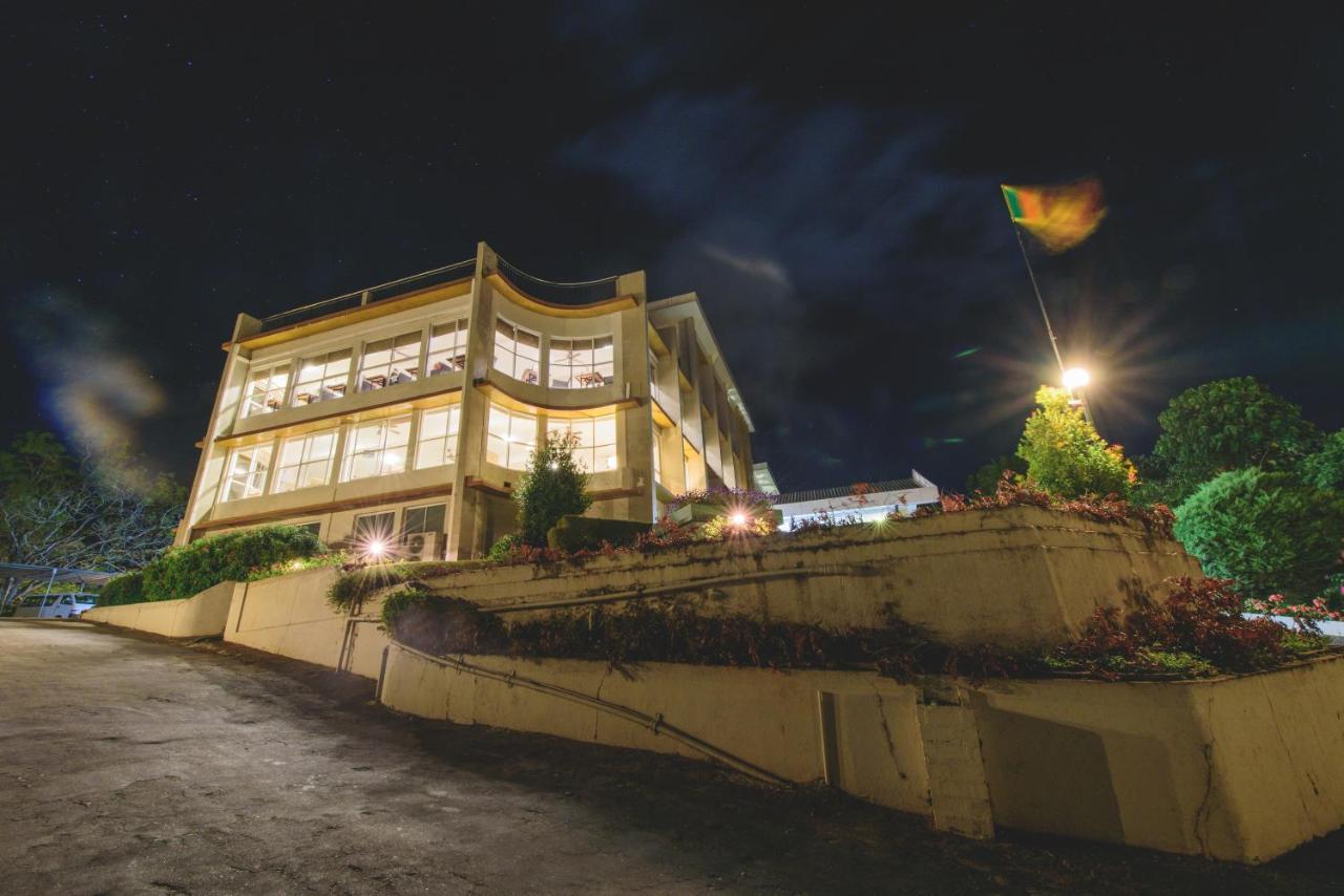 Hotel Topaz Kandy Esterno foto