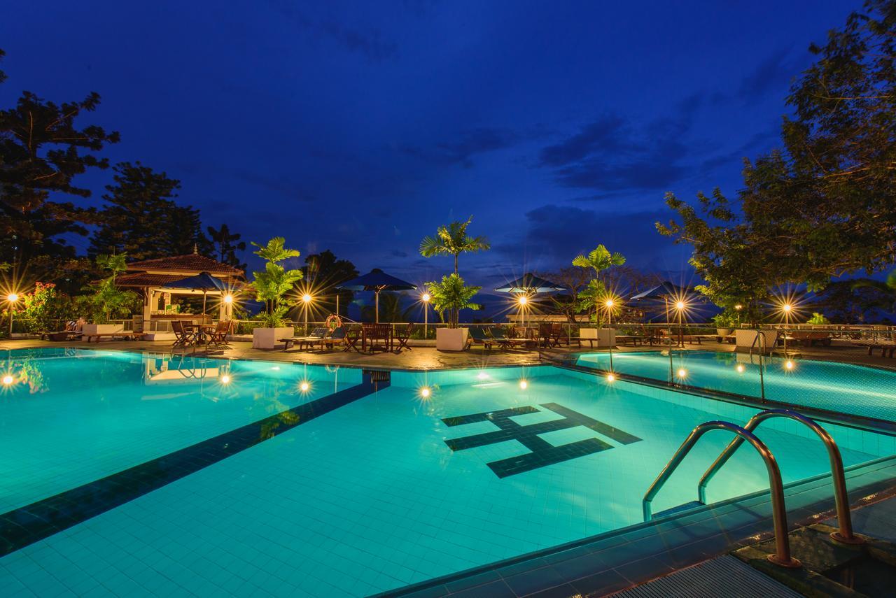 Hotel Topaz Kandy Esterno foto