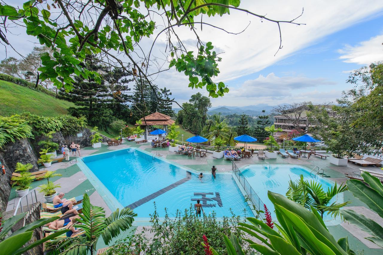 Hotel Topaz Kandy Esterno foto
