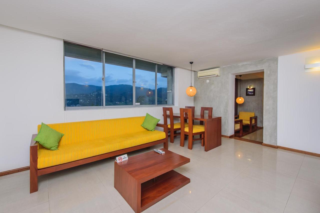 Hotel Topaz Kandy Esterno foto